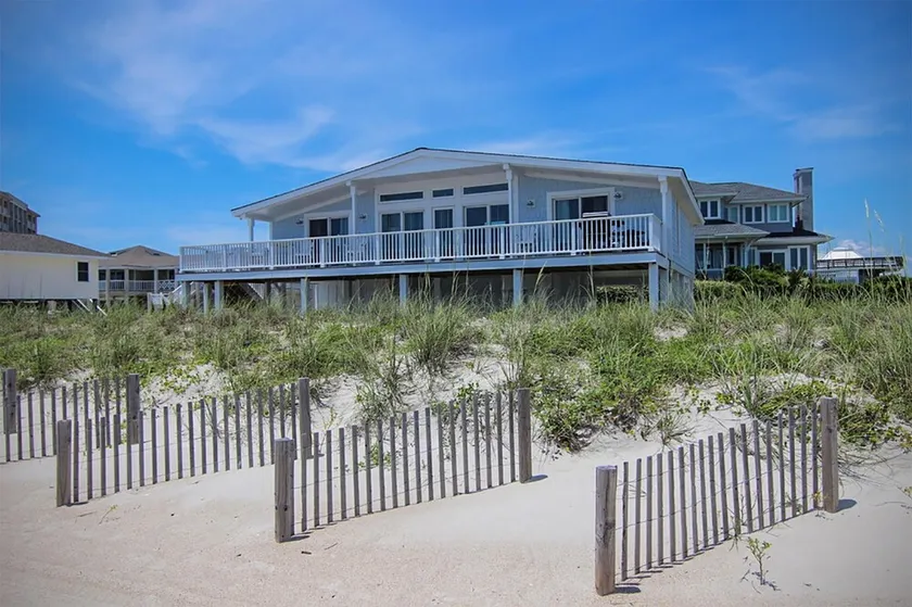 Blue Moon Cottage by Sea Scape Properties - Image 1