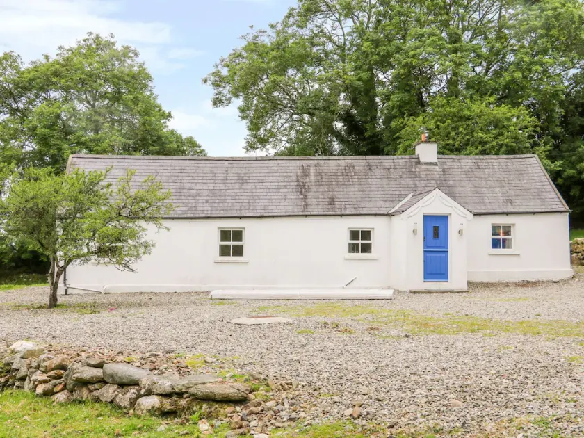 The Old White Cottage - Image 1