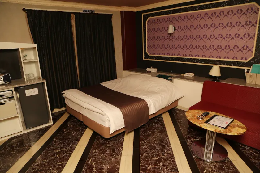 Hotel Ally - Image 1