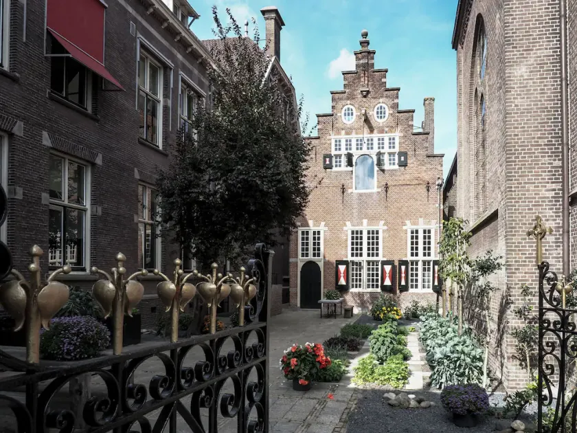 Luxurious Holiday Home in Enkhuizen with Parking - Image 1