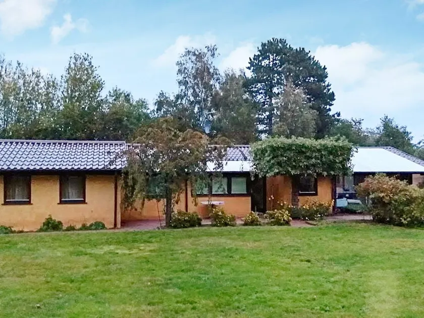 Traditional Holiday Home in Højby With Terrace - Image 1