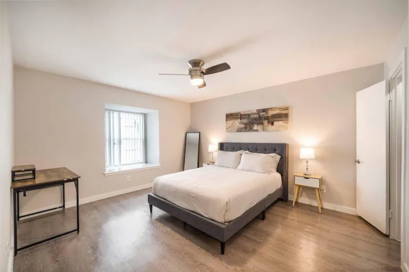Stylish 1BR Near UT Mueller Evonify - Image 1