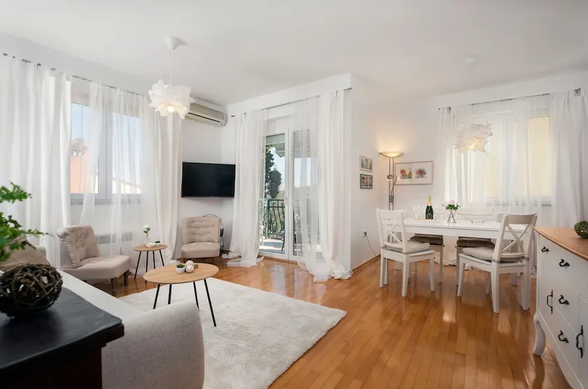 Apartment Elena - Image 1