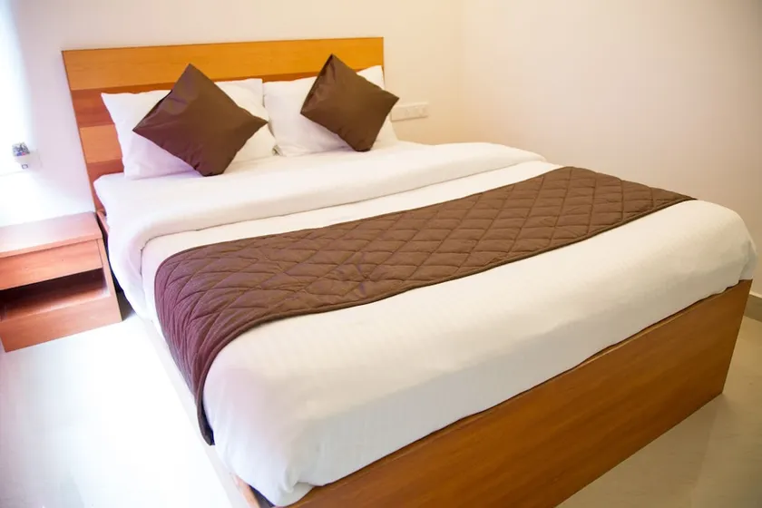 Hotel Midas Casita by OYO Rooms - Image 1