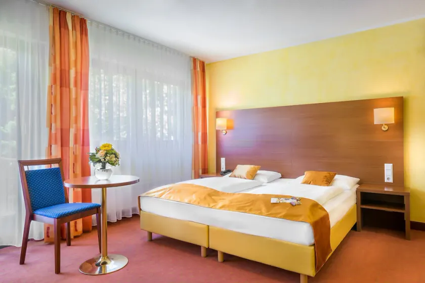 Novum Hotel Rega Stuttgart - Image 1