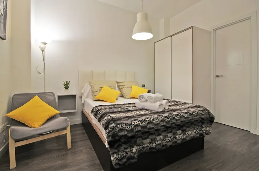 Del Parque Flats - Caballería - Image 1