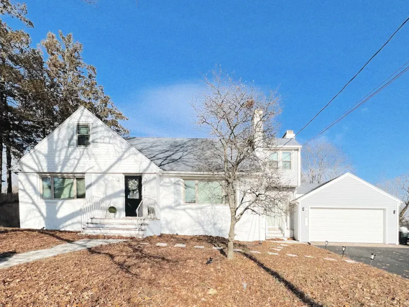 House on Fort Hale - Image 1