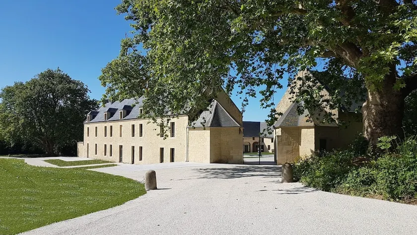 Domaine De La Cour Des Lys - Image 1