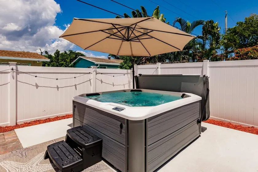 Aquamarine Abode - Cozy Design Hot Tub and Yard - Image 1