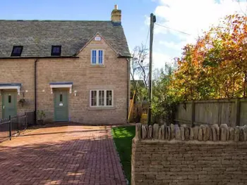 Jubilee Mews - Image 1