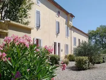 Domaine De La Petite Tour - Image 1