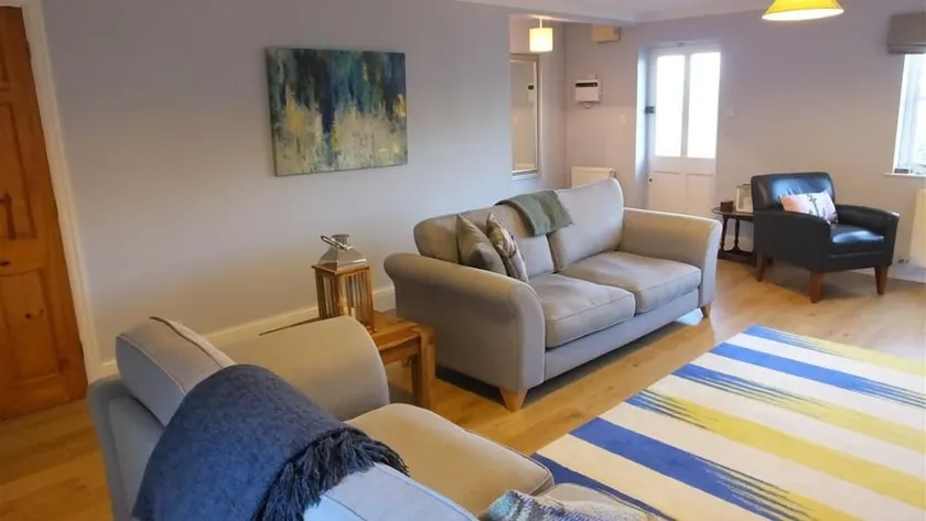 Castle Cottages 2 - Image 1