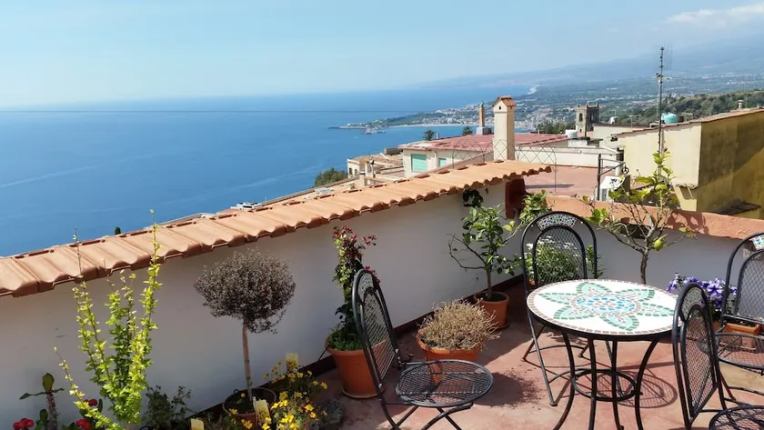Taormina Flats - Image 1