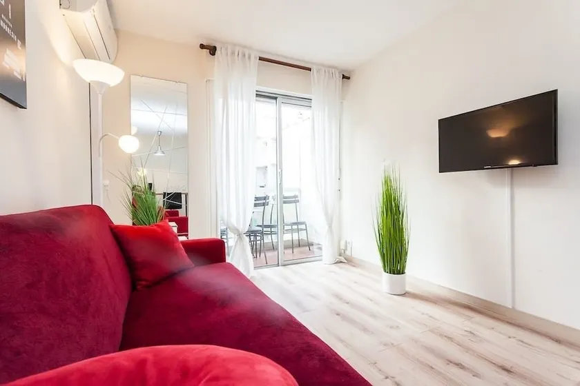 Seaside - Cosy Studio Balcony-AC - Image 1