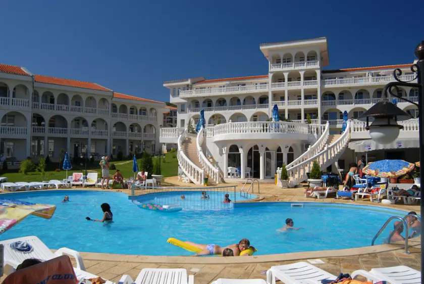 Lazur Holiday Apartments - Image 1