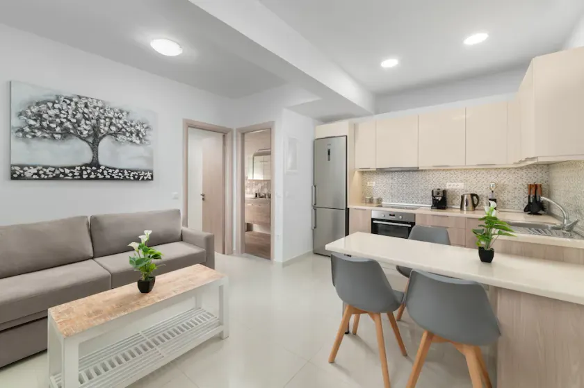 Rhodes Luxury Apartments - Image 1