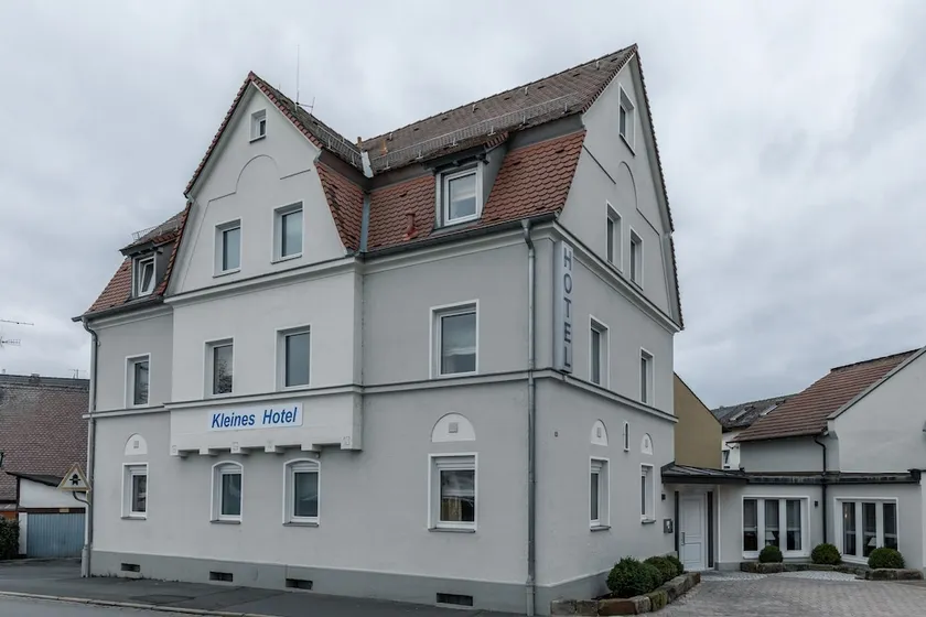 Kleines Hotel - Image 1