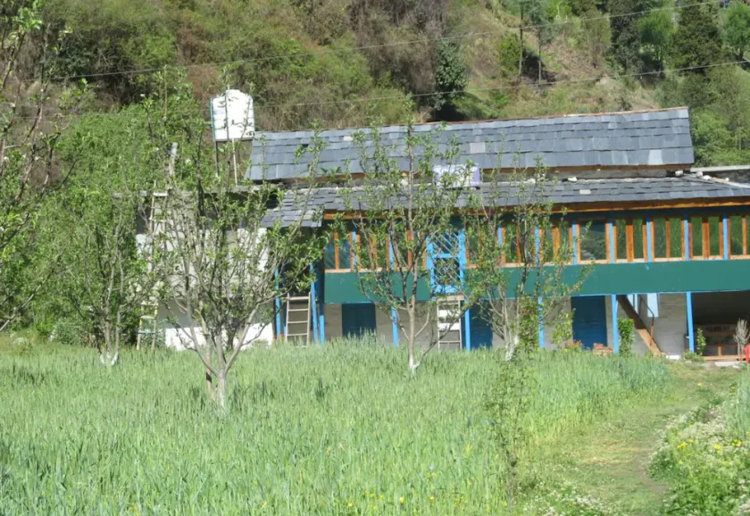 Rock Top Inn Jibhi - Image 1