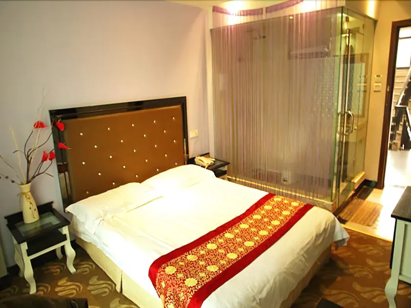 GreenTree Alliance Hotel - Image 1