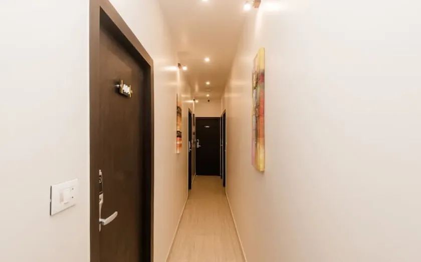 Hotel Abad Inn - Image 1