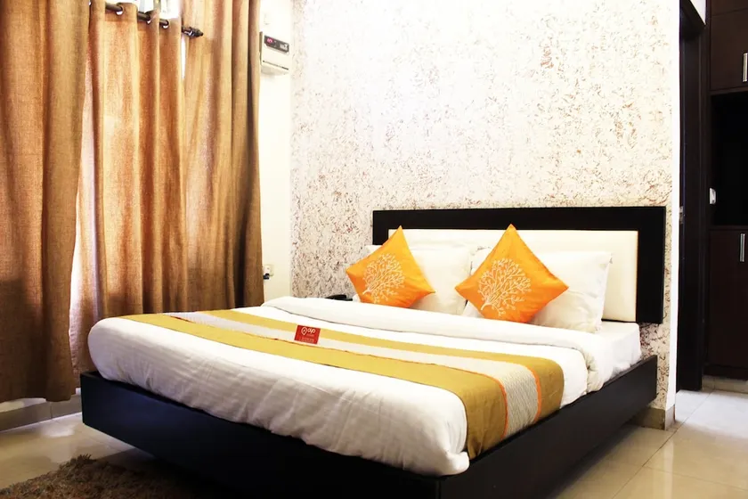 Hotel near Sector 56 Gurgaon - Image 1