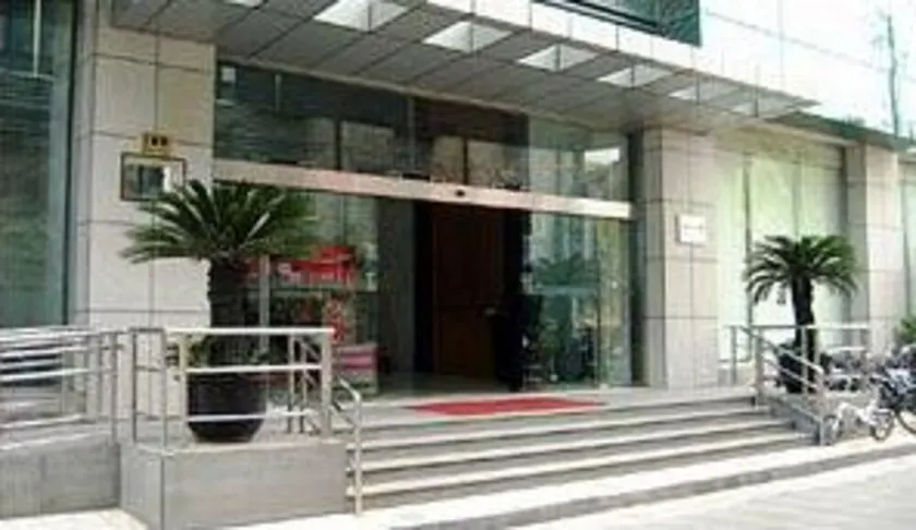 Skiline - World Union Service Apartment - Image 1