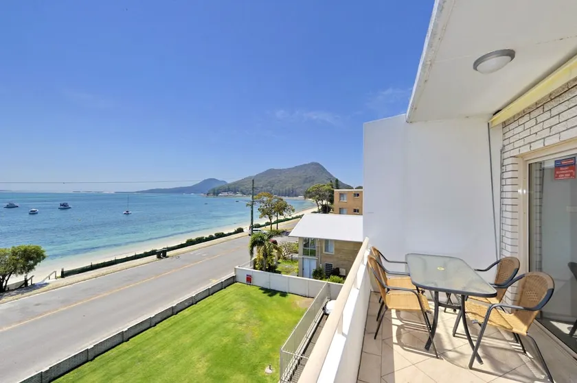 Del Rae, Unit 12/25 Shoal Bay Road - Image 1