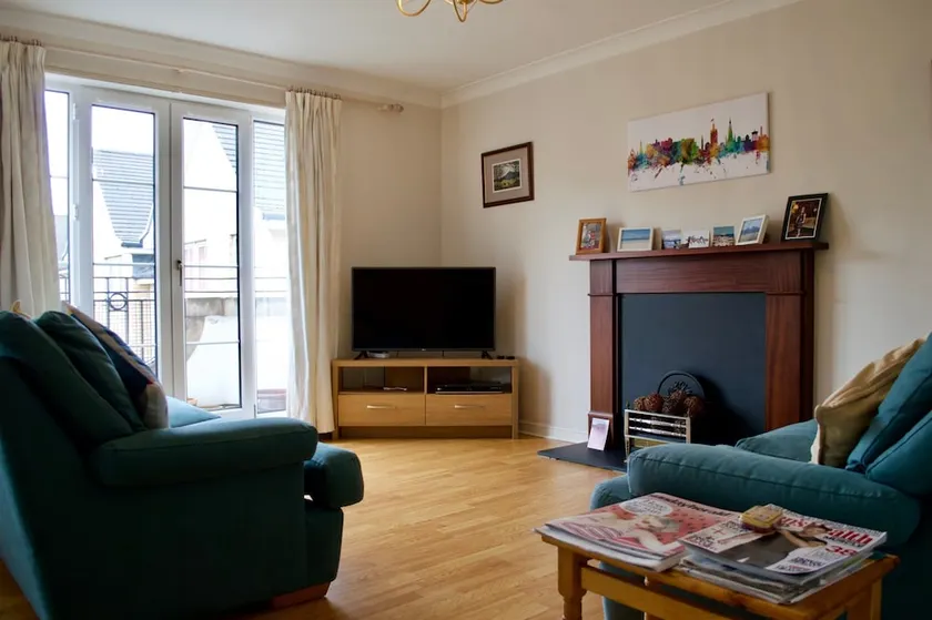 Bright 1 Bedroom Apartment In Edinburgh - Image 1