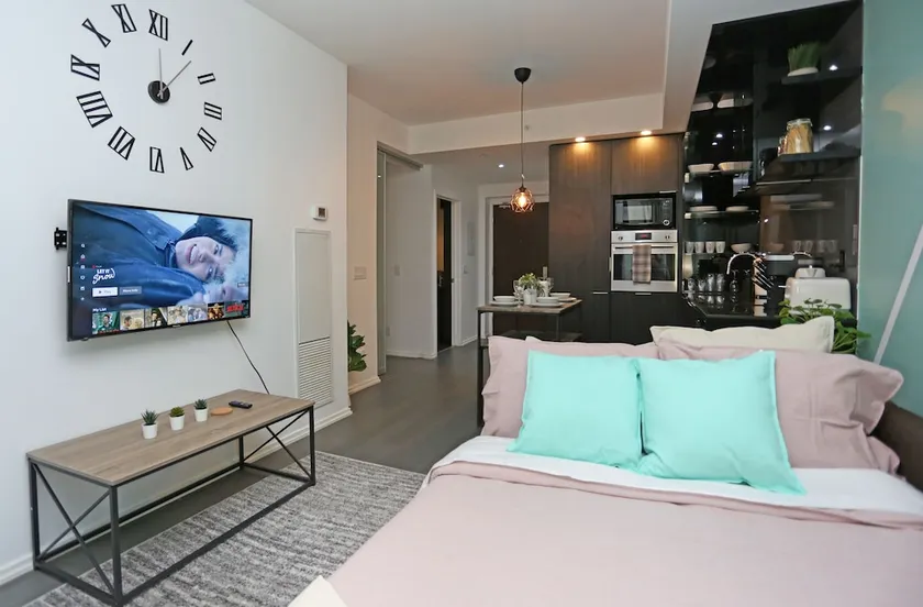 Marvelous 2 Bdrm in Downtown Toronto - Image 1