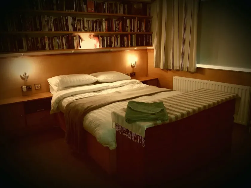 Pat's B&B - Image 1