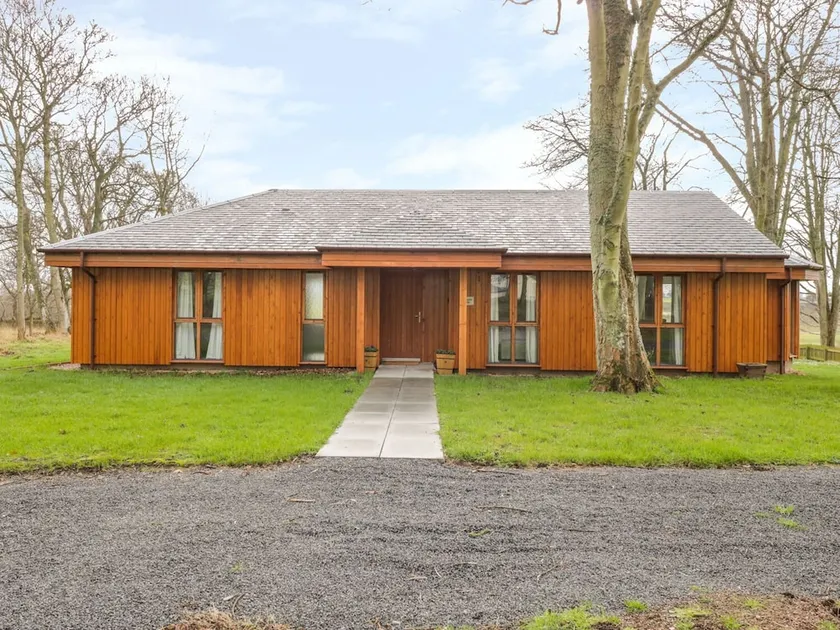 Blackadder Lodge - Image 1