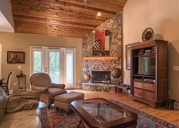 Mcdowell Hideaway - Image 1