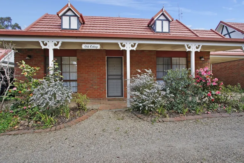 Oak Cottage - Tudor Village Unit 5 - Image 1