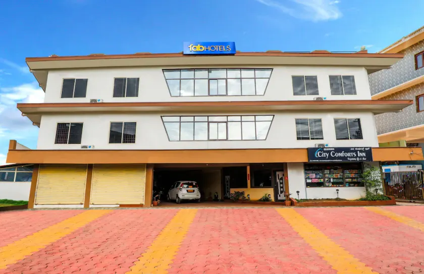 City Comforts Inn by OYO Rooms - Image 1