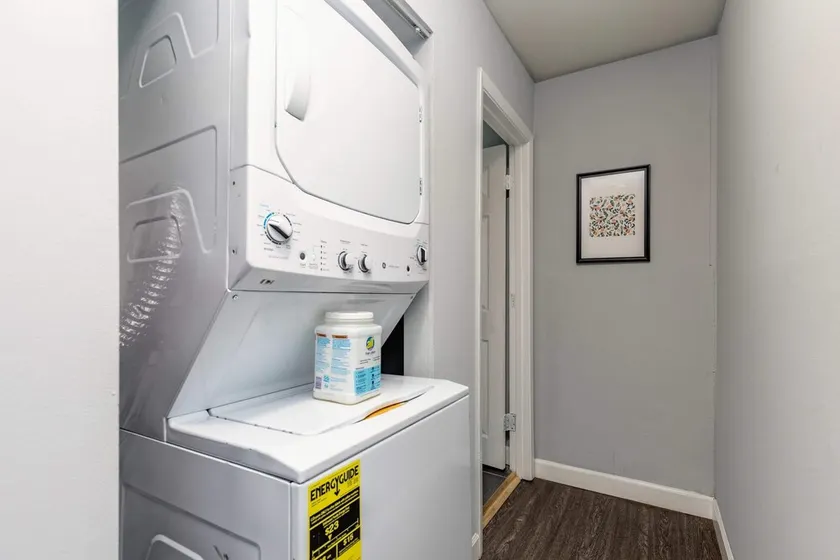 Updated CWE 1BR Near BJC by Zencity - Image 1