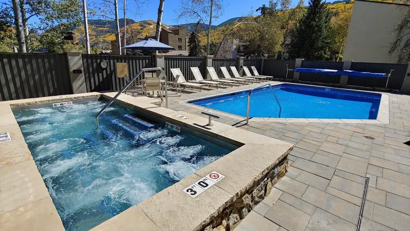 Westwind 206 2BD 2BA Gold Condo in Lionshead Village - Image 1