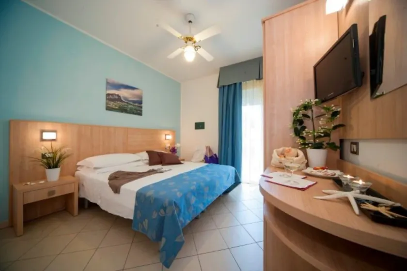 Hotel Amalfi - Image 1