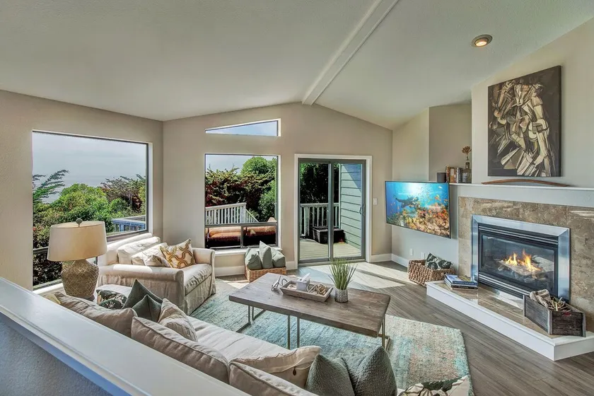 Stunning Ocean-view W/ Private Hot Tub 3 Bedroom Home - Image 1