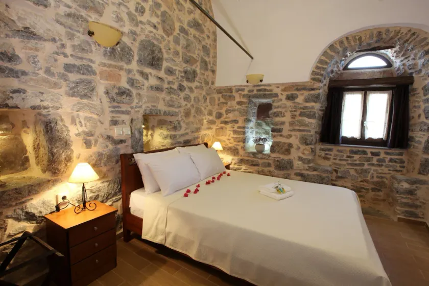 STOES Traditional Suites - Image 1