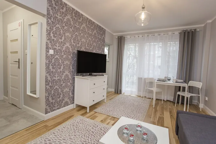 CR Apartament Broniewskiego 15 - Image 1