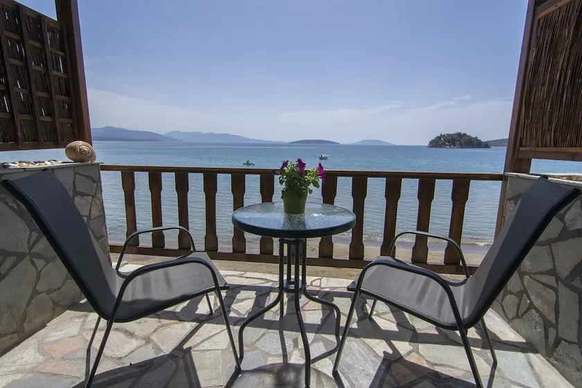 Poseidon Apartments - Image 1