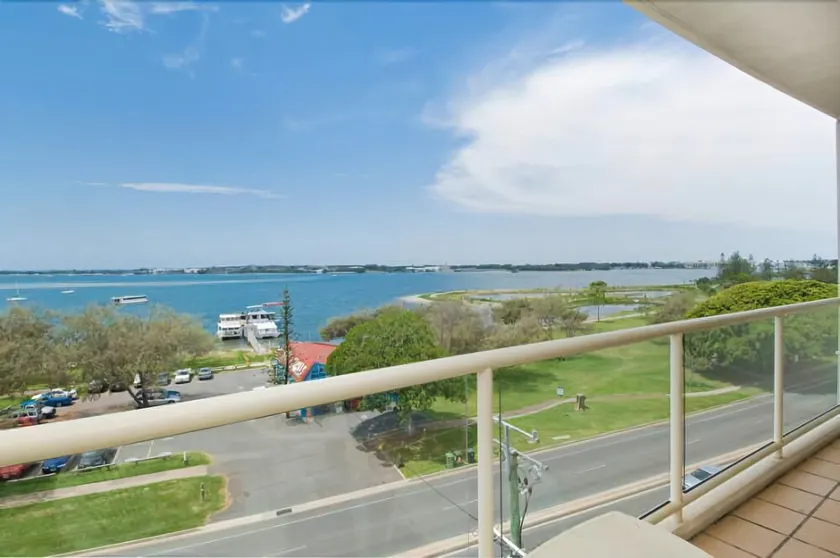 Rays Resort - Image 1