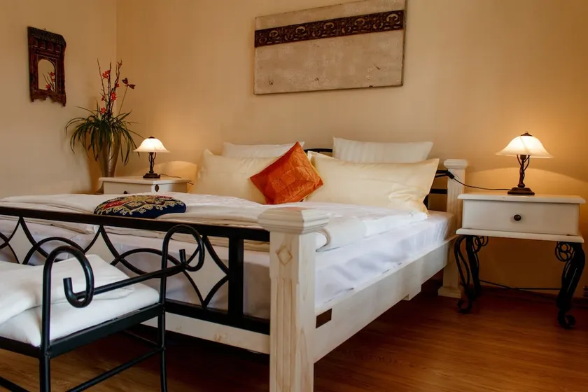Wellness- Villa- Miramar - Image 1