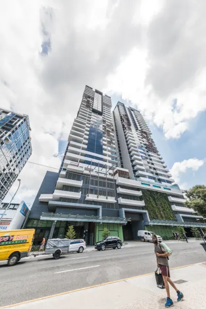 Homely Apartment in South Brisbane - Image 1