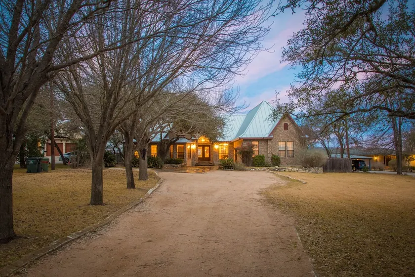 Gruene Vista On The Guadalupe 4 Bedroom Home - Image 1