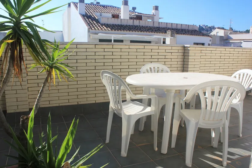 Apartamentos Las Palmeras 3000 - Image 1