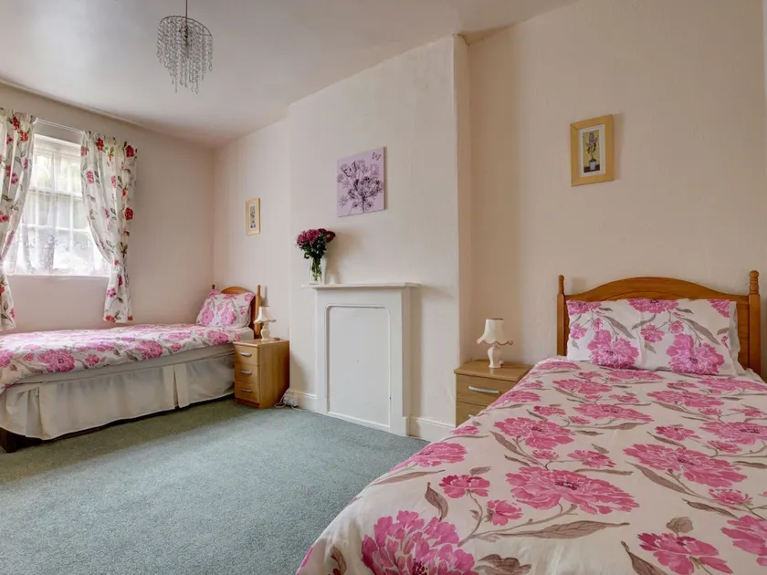 Stunning, Luxury Holiday Home With Covered Swimming Pool and Billiards Table in Barnstaple - Image 1