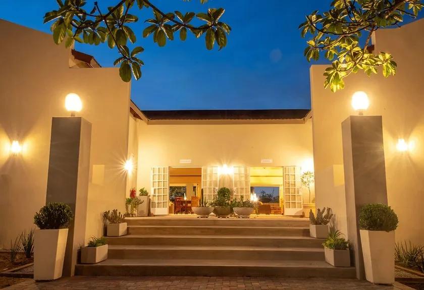 Monkey Thorn Guest Lodge - Image 1