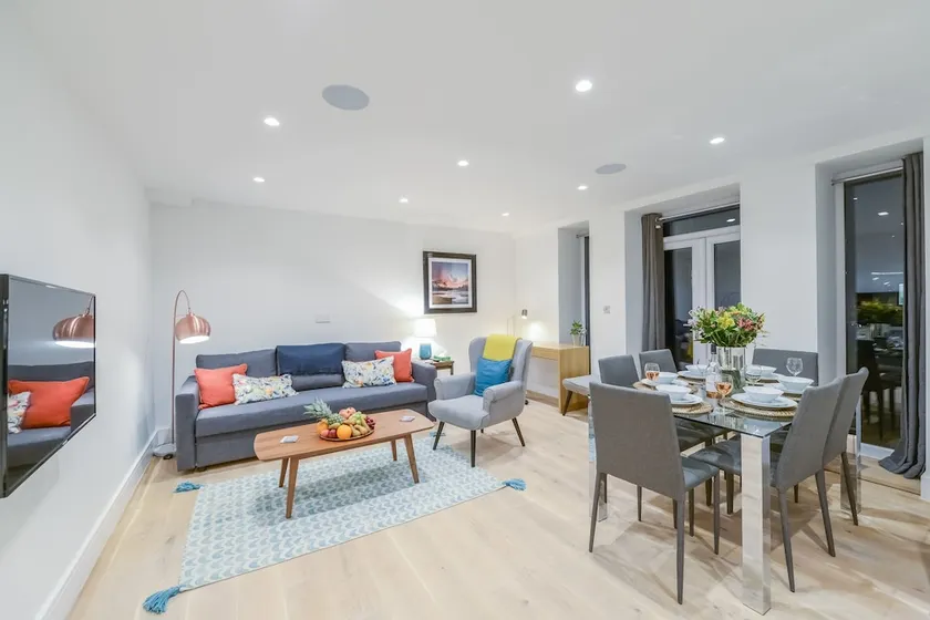 Fabulous Stay in Modern Apartment - West London Luxury - Image 1
