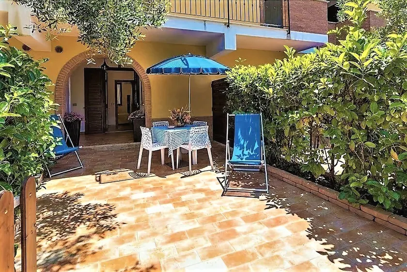 Residence Blue Pearl - Image 1
